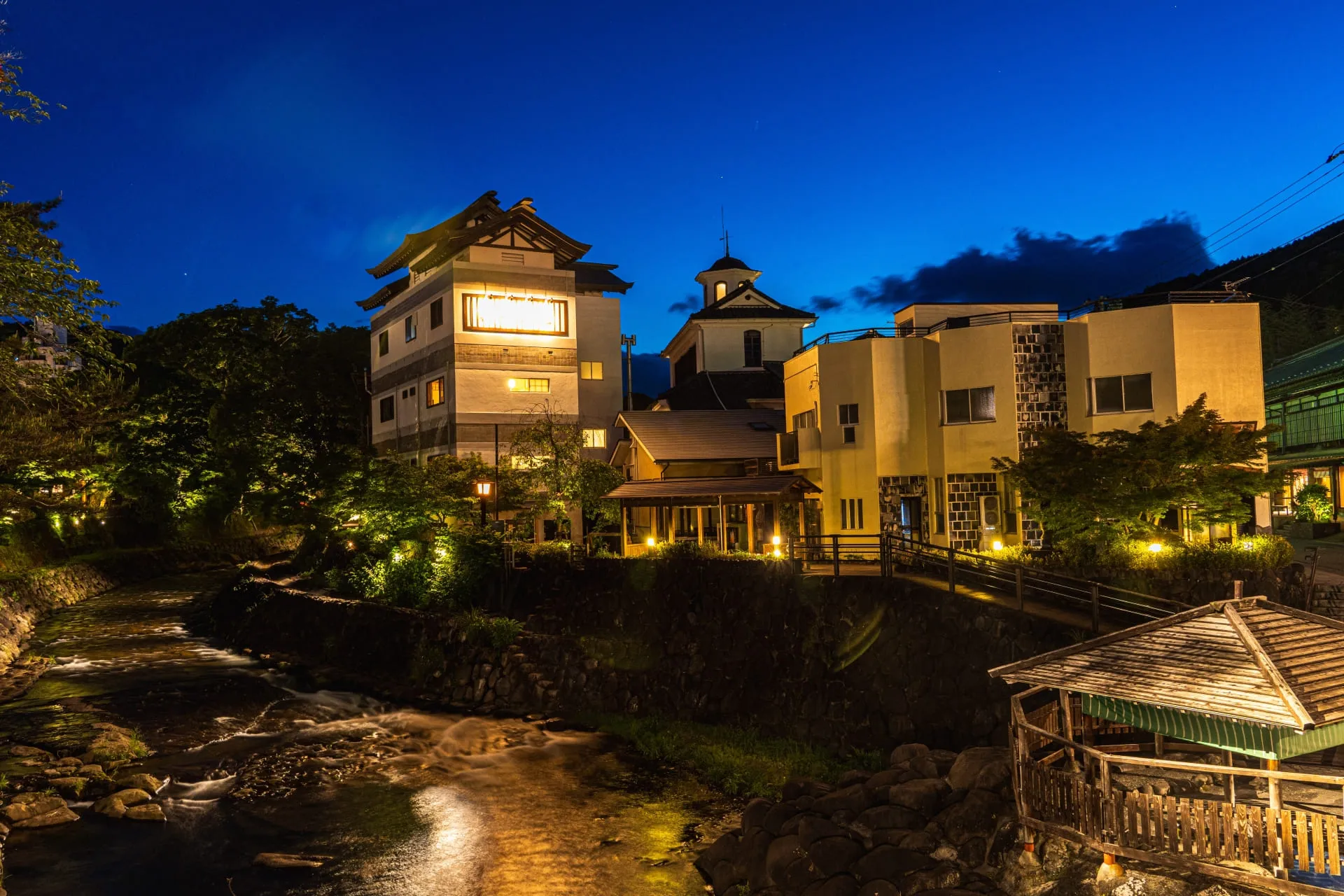 錦寿旅館の外装